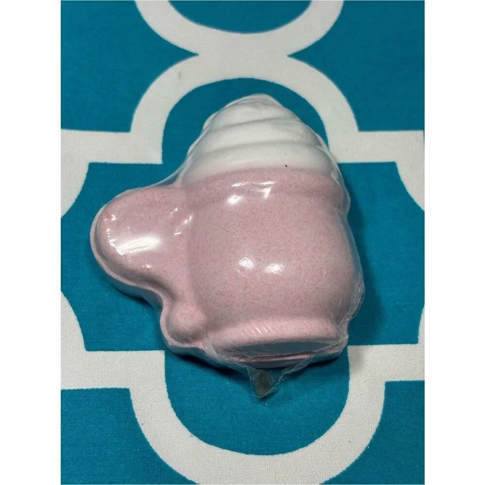 New Hazelnut Marshmallow Pink & White Creamy Cup Bath Bomb - Women Bath & Body